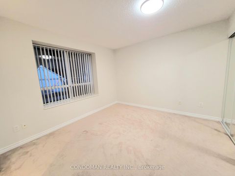 Photo 4 at 340 - 250 Wellington Street W, Waterfront Communities C1, Toronto