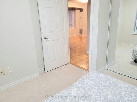 Photo 8 at 340 - 250 Wellington Street W, Waterfront Communities C1, Toronto