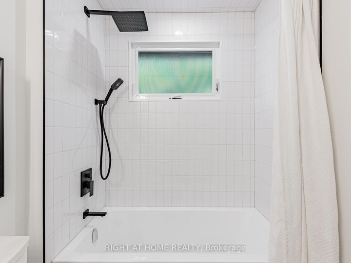 Photo 18 at 43 Kingland Crescent, Don Valley Village, Toronto