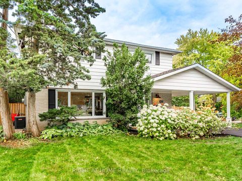 Photo 1 at 43 Kingland Crescent, Don Valley Village, Toronto