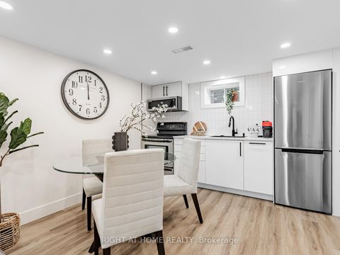 Photo 23 at 43 Kingland Crescent, Don Valley Village, Toronto