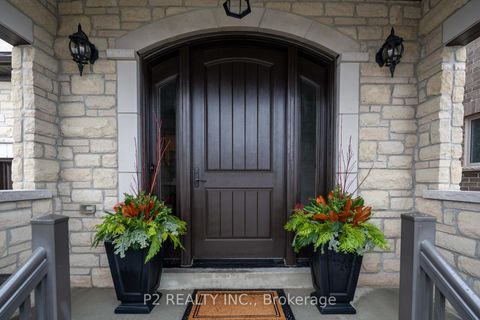 Photo 2 at 10 King Boulevard, King City, King