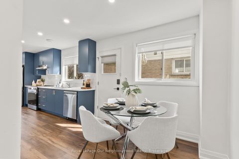 Photo 2 at 571 Berwick Crescent, McLaughlin, Oshawa