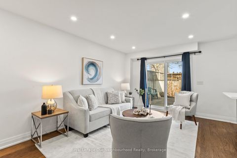 Photo 3 at 571 Berwick Crescent, McLaughlin, Oshawa