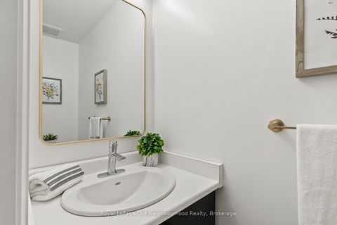 Photo 5 at 571 Berwick Crescent, McLaughlin, Oshawa