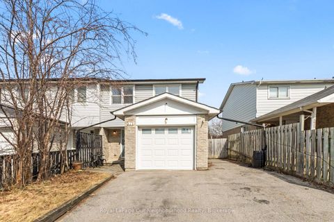 Photo 12 at 571 Berwick Crescent, McLaughlin, Oshawa