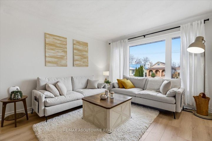 Photo 5 at 106 Beland Avenue N, McQuesten, Hamilton