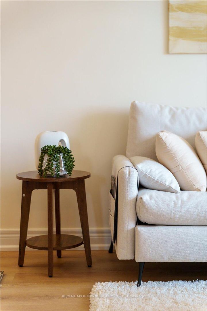 Photo 9 at 106 Beland Avenue N, McQuesten, Hamilton