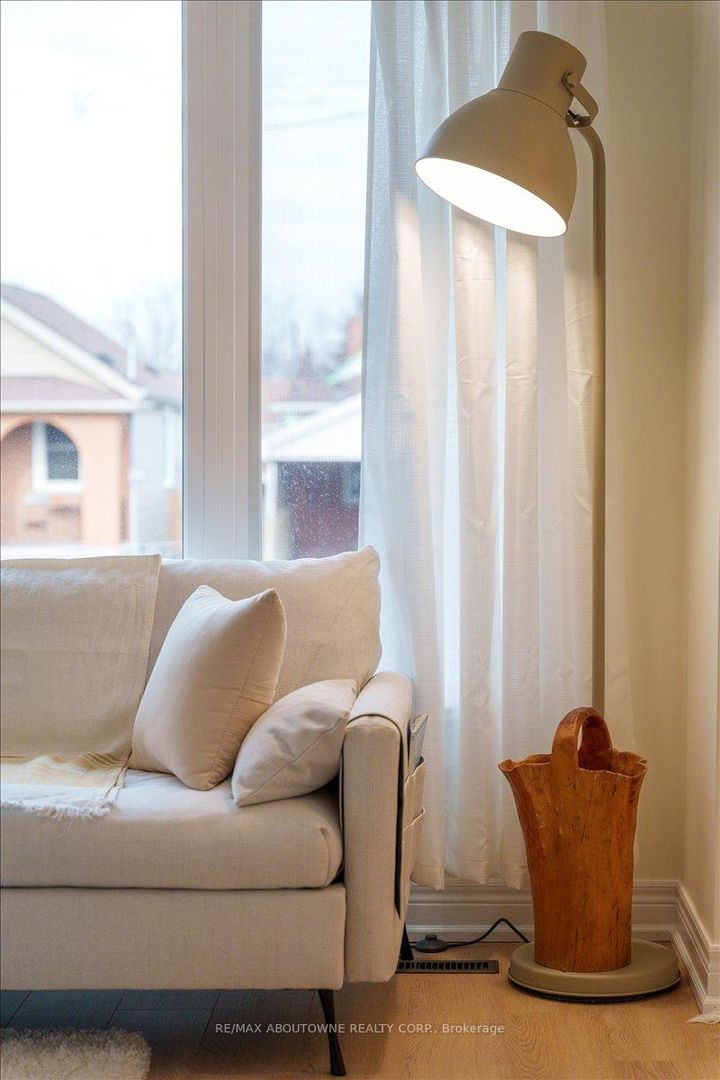 Photo 10 at 106 Beland Avenue N, McQuesten, Hamilton