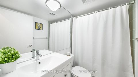Photo 14 at 220 - 231 Fort York Boulevard, Niagara, Toronto