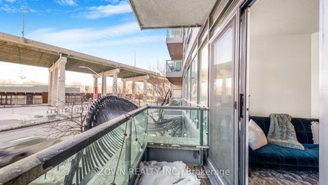 Photo 38 at 220 - 231 Fort York Boulevard, Niagara, Toronto