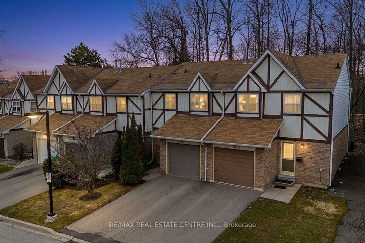 Photo 1 at 7 Morley Crescent, Central Park, Brampton