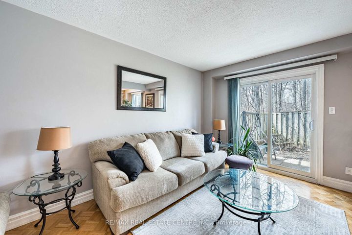 Photo 3 at 7 Morley Crescent, Central Park, Brampton