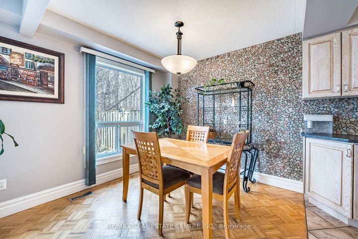 Photo 6 at 7 Morley Crescent, Central Park, Brampton