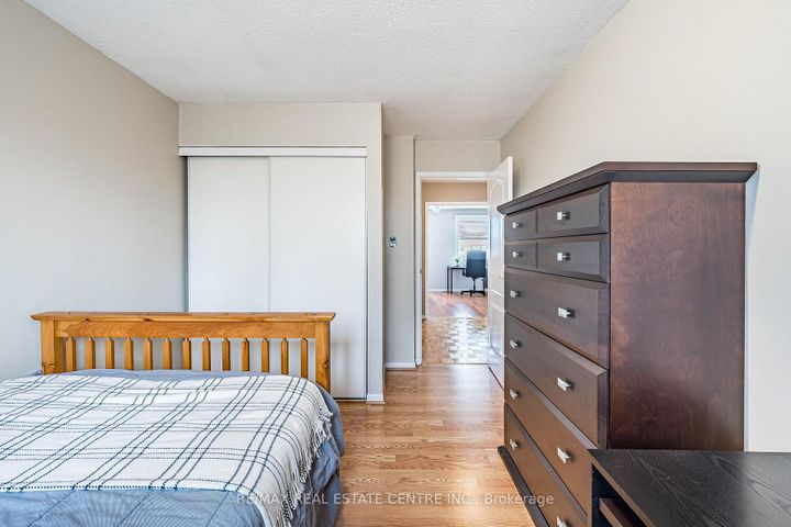 Photo 15 at 7 Morley Crescent, Central Park, Brampton