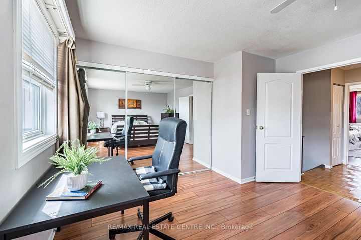 Photo 17 at 7 Morley Crescent, Central Park, Brampton