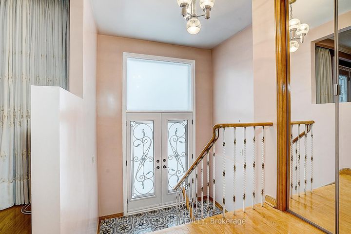 Photo 1 at 58 Hazelnut Crescent N, Pleasant View, Toronto