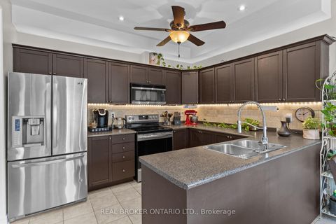 Photo 10 at 17 CRANBERRY Lane, 400 West, Barrie