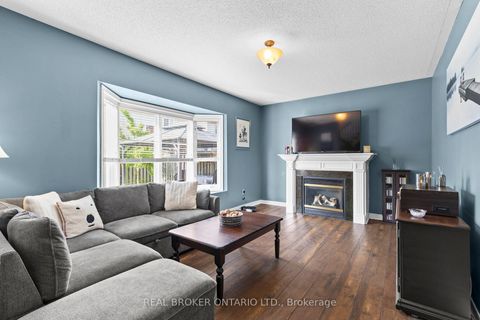 Photo 12 at 17 CRANBERRY Lane, 400 West, Barrie