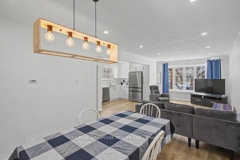 Photo 3 at 37 Avis Crescent, Parkview, Toronto