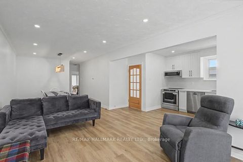 Photo 5 at 37 Avis Crescent, Parkview, Toronto