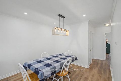 Photo 7 at 37 Avis Crescent, Parkview, Toronto