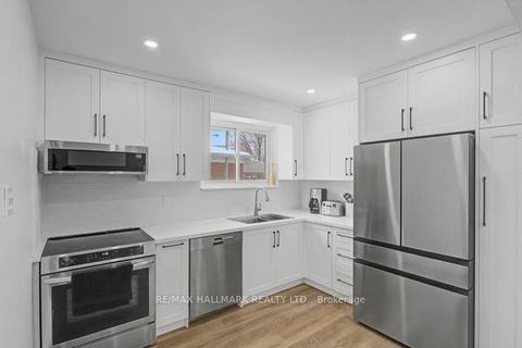 Photo 8 at 37 Avis Crescent, Parkview, Toronto