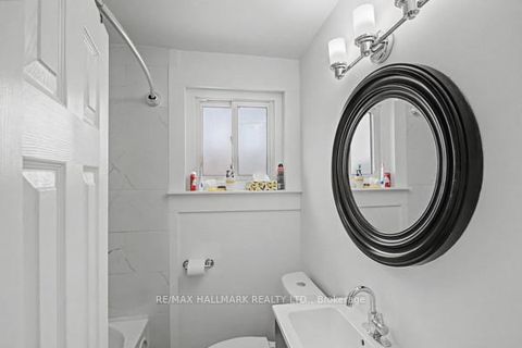 Photo 14 at 37 Avis Crescent, Parkview, Toronto