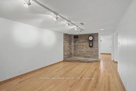 Photo 18 at 37 Avis Crescent, Parkview, Toronto