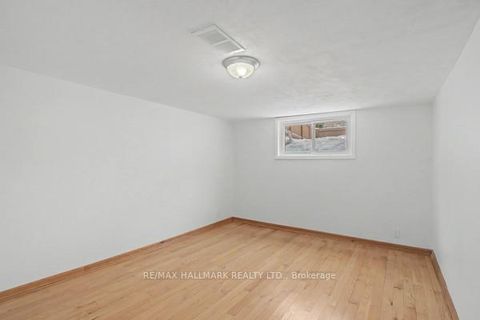 Photo 19 at 37 Avis Crescent, Parkview, Toronto