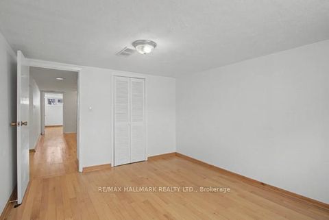 Photo 20 at 37 Avis Crescent, Parkview, Toronto