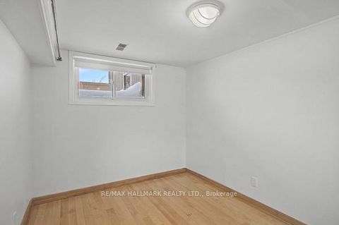 Photo 21 at 37 Avis Crescent, Parkview, Toronto