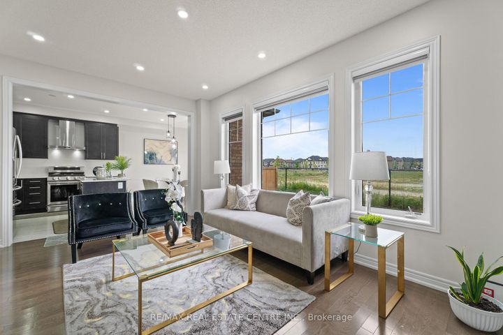 Photo 8 at 8 Oconnor Crescent, Northwest Brampton, Brampton