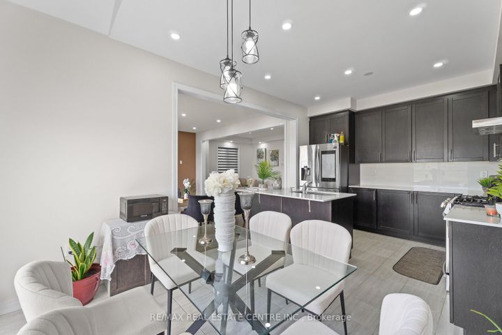 Photo 11 at 8 Oconnor Crescent, Northwest Brampton, Brampton