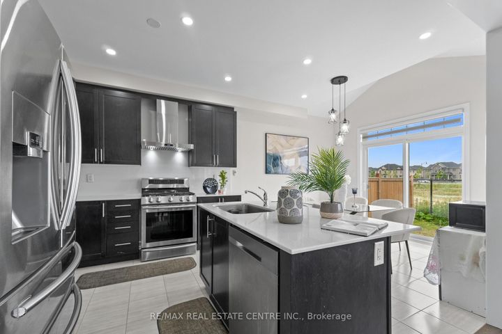 Photo 12 at 8 Oconnor Crescent, Northwest Brampton, Brampton