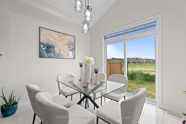 Photo 13 at 8 Oconnor Crescent, Northwest Brampton, Brampton