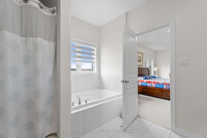 Photo 17 at 8 Oconnor Crescent, Northwest Brampton, Brampton