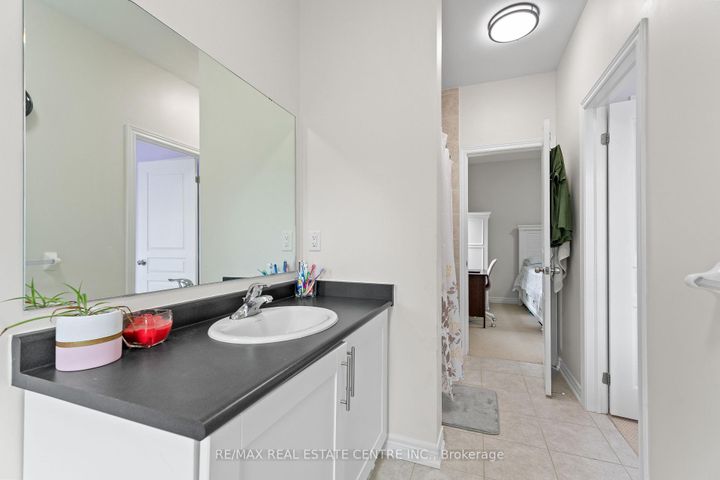 Photo 21 at 8 Oconnor Crescent, Northwest Brampton, Brampton