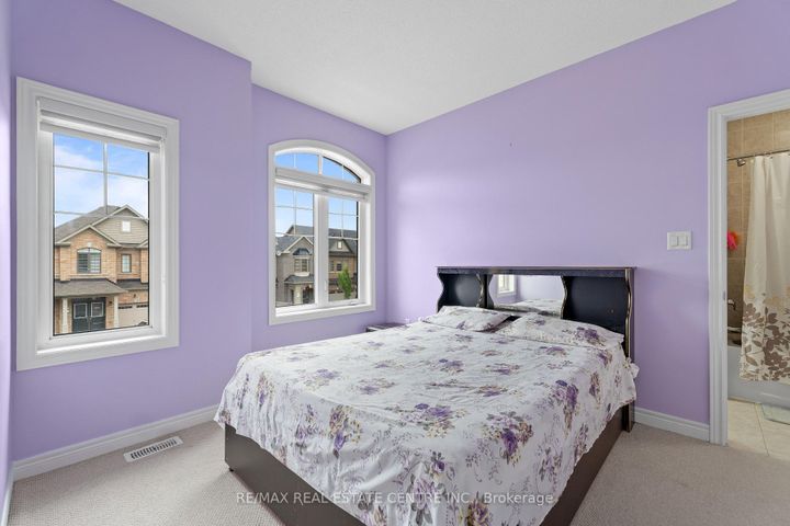 Photo 22 at 8 Oconnor Crescent, Northwest Brampton, Brampton