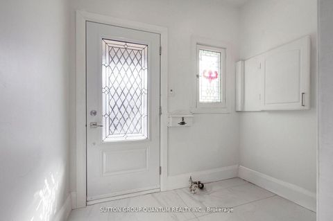 Photo 3 at 232 Pearson Avenue, Swansea, Toronto