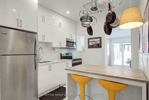 Photo 6 at 232 Pearson Avenue, Swansea, Toronto