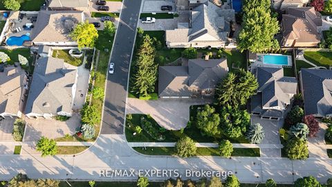 Photo 3 at 80 Colucci Drive, East Woodbridge, Vaughan