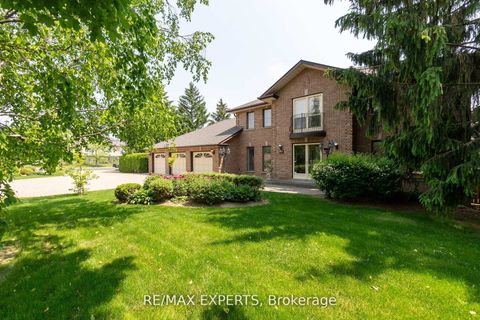 Photo 4 at 80 Colucci Drive, East Woodbridge, Vaughan