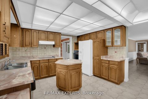 Photo 12 at 80 Colucci Drive, East Woodbridge, Vaughan