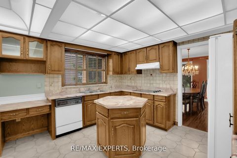 Photo 13 at 80 Colucci Drive, East Woodbridge, Vaughan