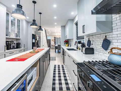 Photo 12 at 74 Montrose Avenue, Bellwoods, Toronto