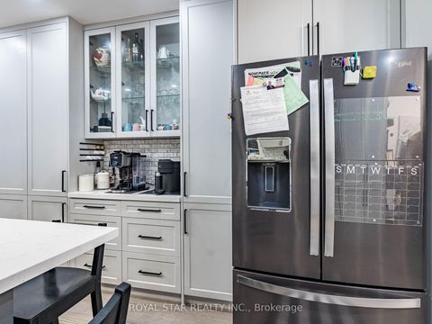 Photo 17 at 74 Montrose Avenue, Bellwoods, Toronto