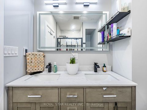 Photo 27 at 74 Montrose Avenue, Bellwoods, Toronto