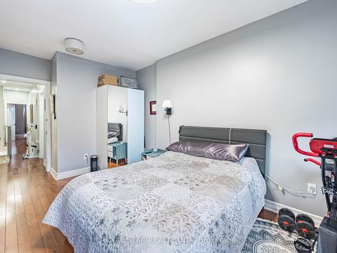 Photo 30 at 74 Montrose Avenue, Bellwoods, Toronto