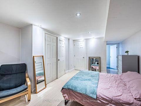 Photo 40 at 74 Montrose Avenue, Bellwoods, Toronto